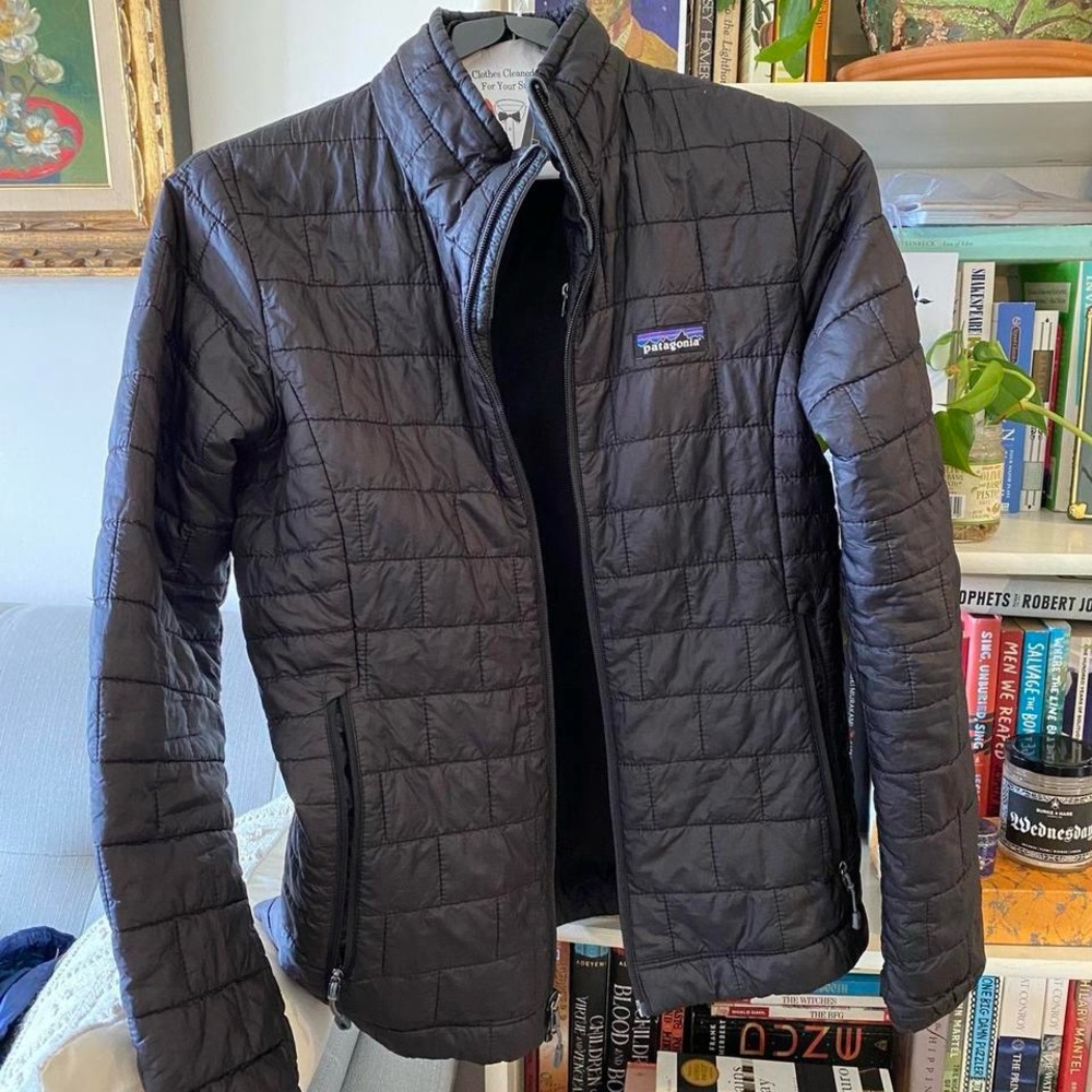 Patagonia women’s nano puff size S